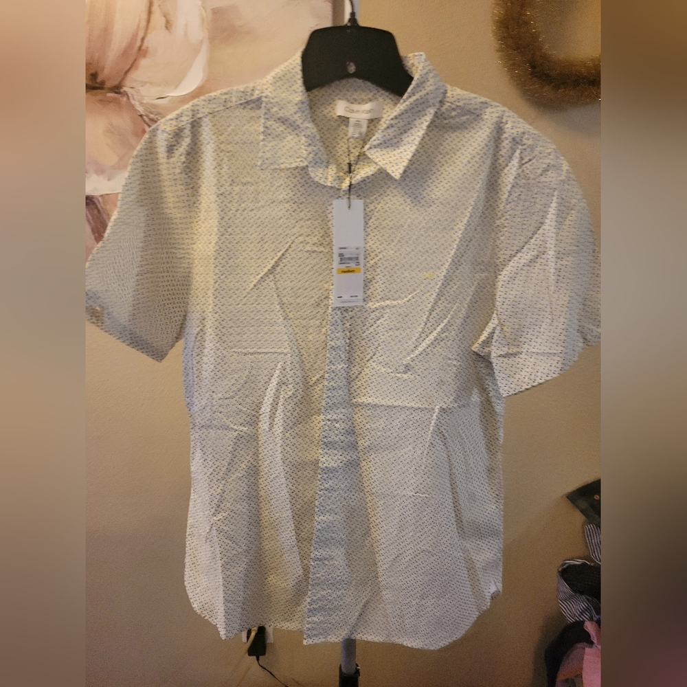 Calvin Klein Short-sleeved Button Down Size Med NWT